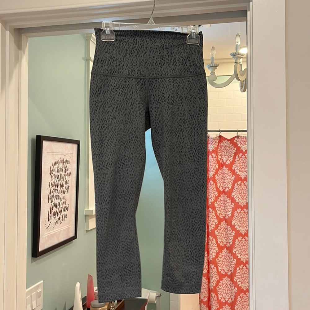 Lulu cropped leggings
